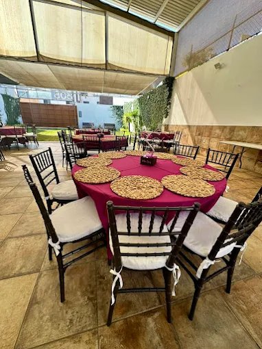 Mesa montada en 305 Salón